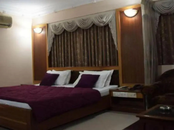 Hotel Valiant