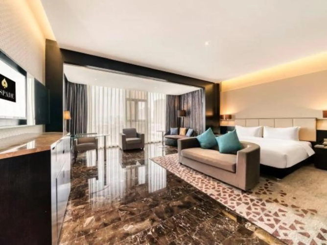 Maitao Crystal Hotel