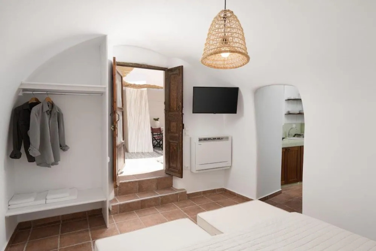 Madame Kalitsi-erato Room