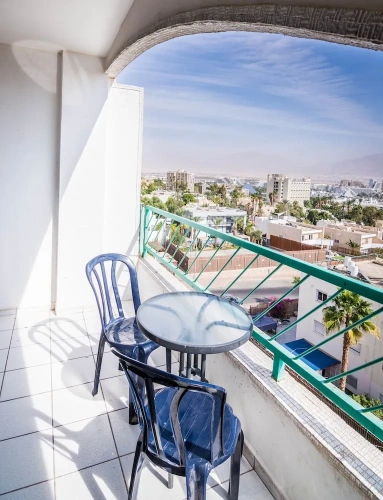 1 Bedroom Apartment with balcony and beachfront
