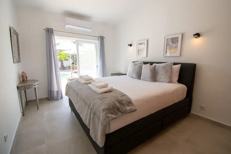 Pomba Beautifully Renovated With Heated Pool
