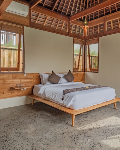 2 Bedrooms Villa
