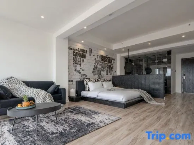 Standard Twin room with lake view