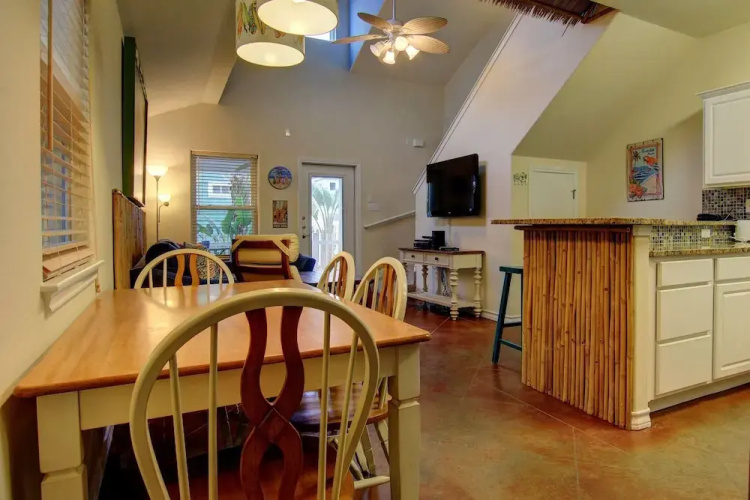 The Surf Shack PB105