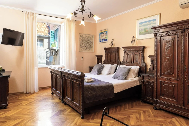 Amoret  (Private accommodation)