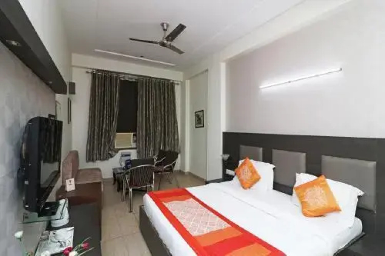 Hotel Parichay by OYO Rooms