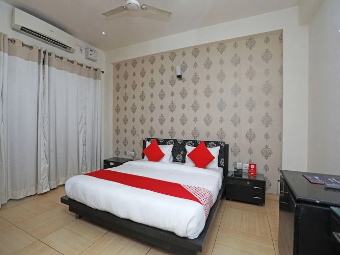 OYO 17257 Stay Inn