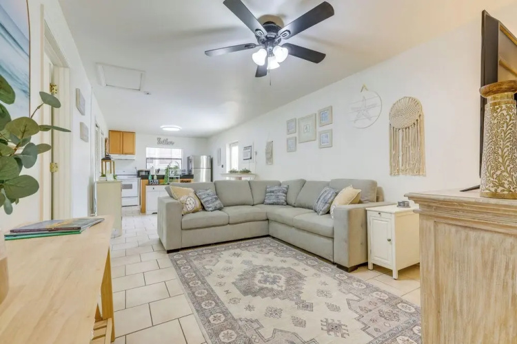 1 Block to Dtwn! Walkable Stay in Stuart