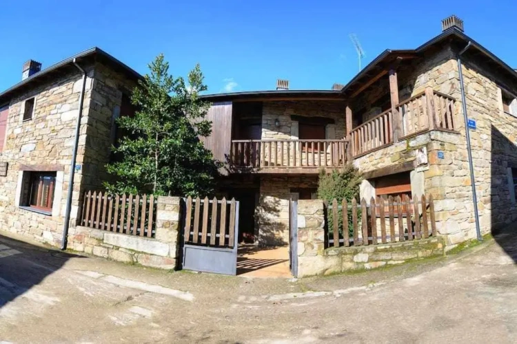 2 Bedrooms Cottage