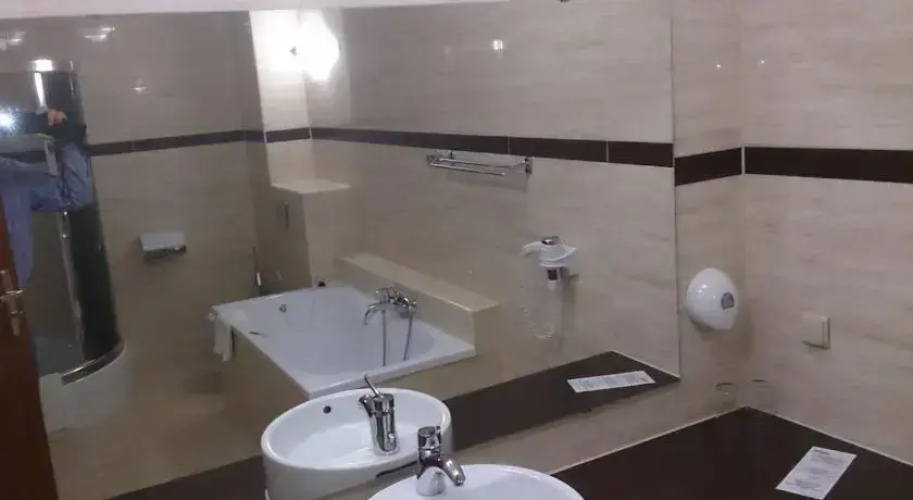 Hotel - IK To -Tu