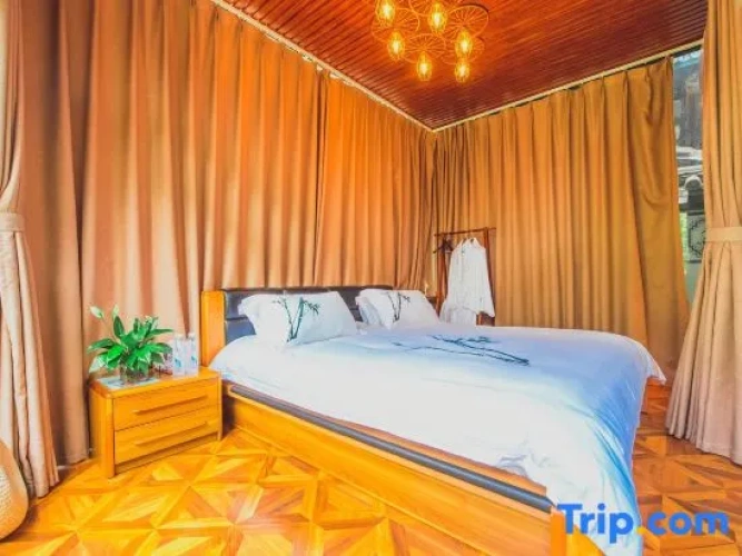 Standard Double room with courtyard view