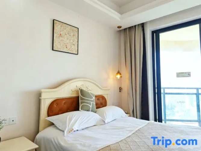 2 Bedrooms Standard Family room with view