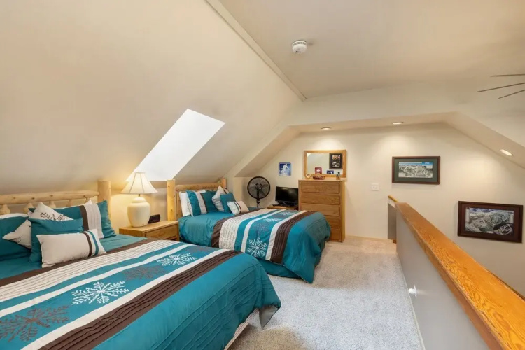 2130 The Pines 1 Bedroom Condo by RedAwning
