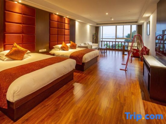 Deluxe Double room with balcony and with lake view