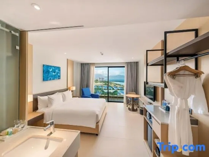 Family Suite with balcony and with ocean view