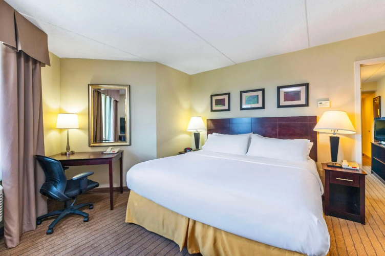 Comfort Inn & Suites