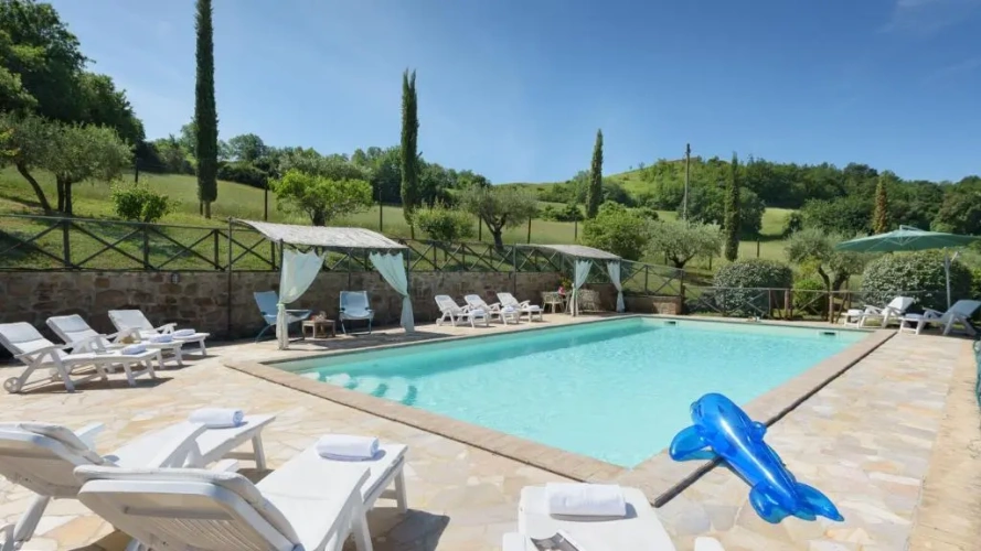 6 Bedrooms Villa