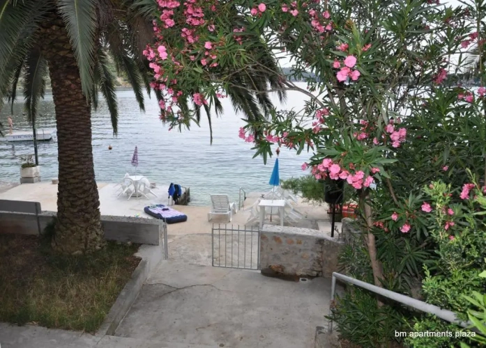 2 Bedrooms Comfort Apartment with sea view