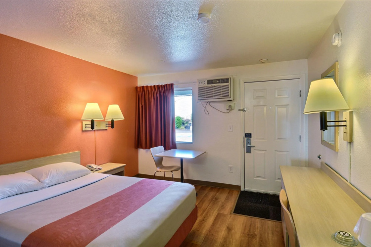 Motel 6 Nashua, NH - North