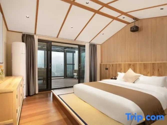 2 Bedrooms Suite