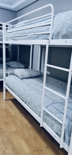 Hostel 165