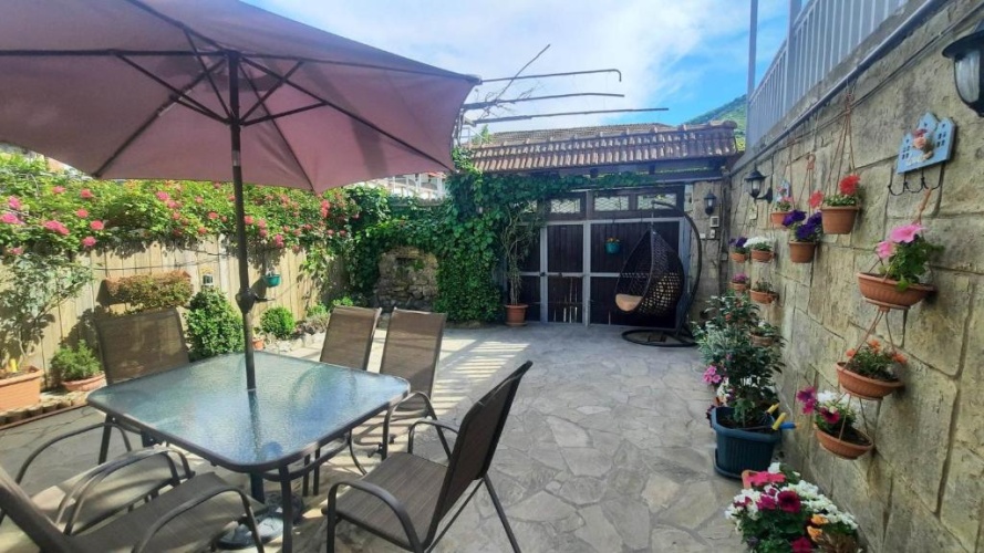 2 Bedrooms Villa
