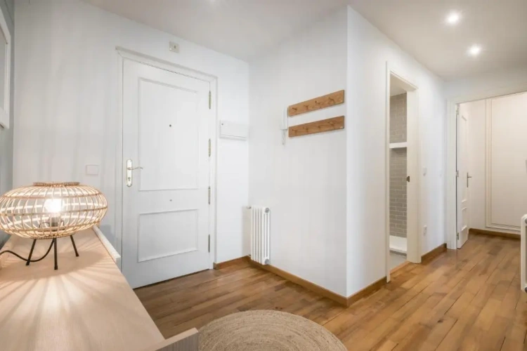 3 Bedrooms Apartment