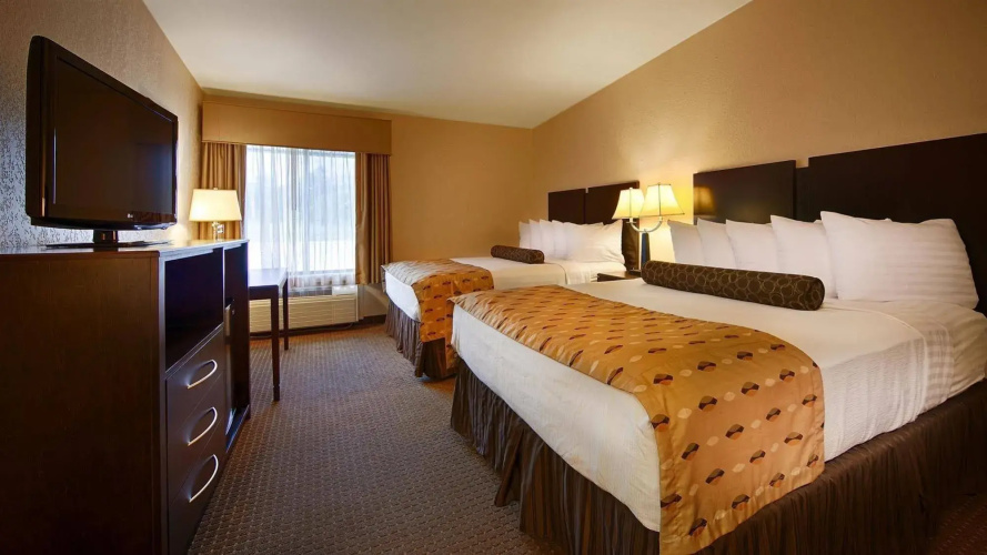 Best Western Plus Antioch Hotel & Suites