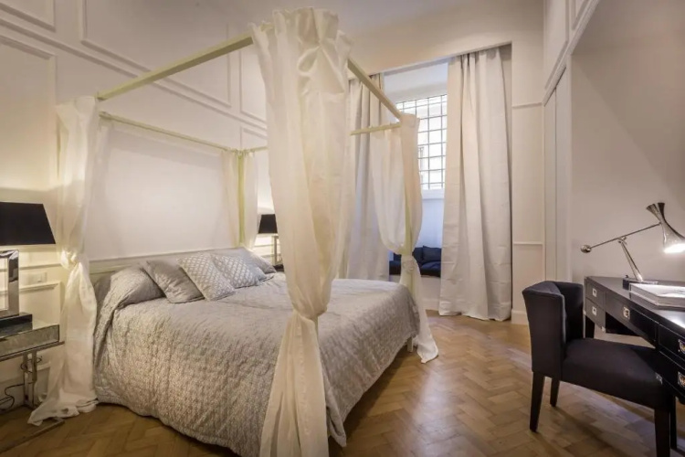 Old Town Apartment