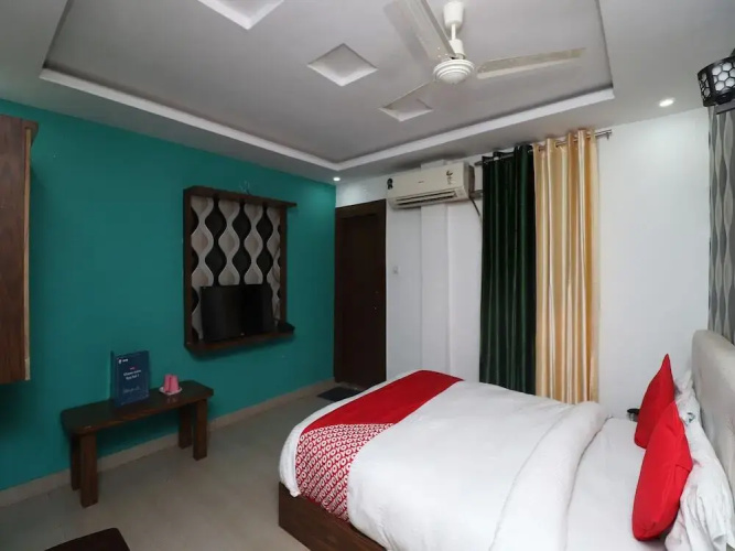 Landmark 3 By OYO Rooms