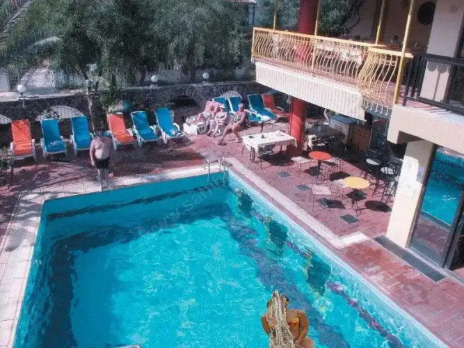 Tropic Marina