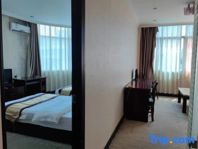 Triple Suite