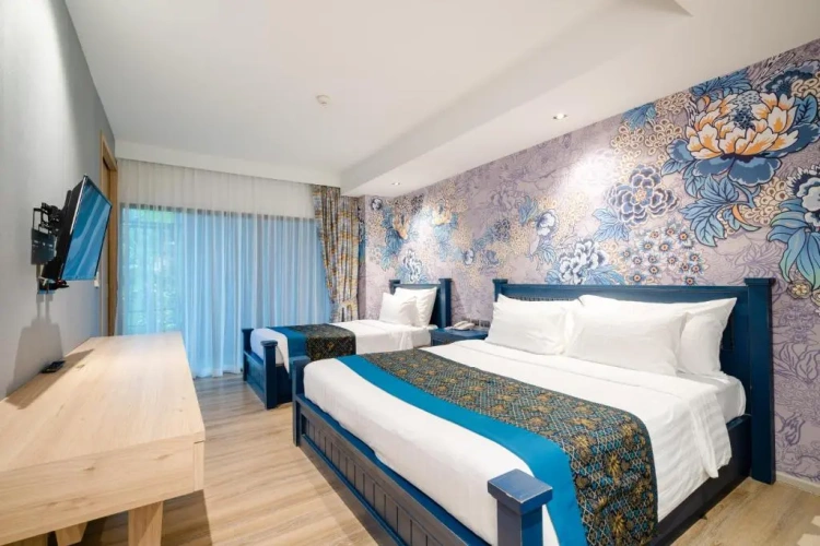 Deluxe Triple Suite