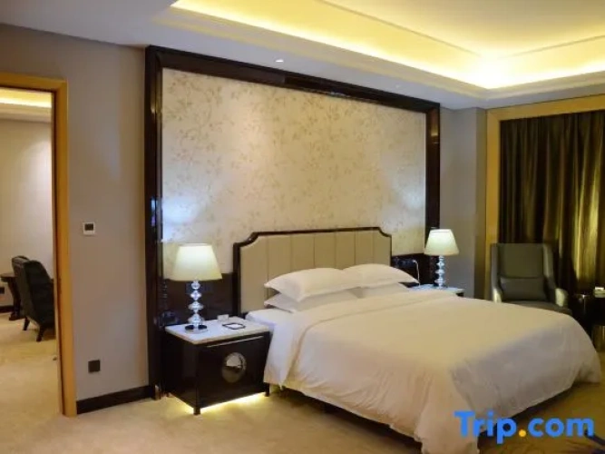 Deluxe Double Suite