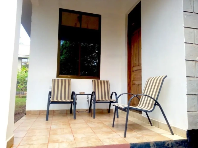 Standard Family room with garden view