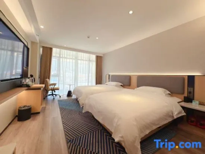 Standard Twin room with river view