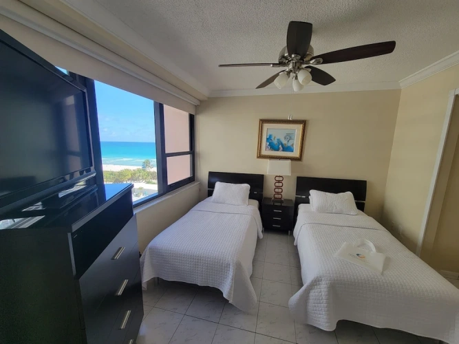2 Bedrooms Apartment