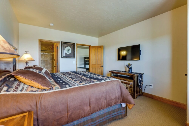 4 Bedrooms Cottage