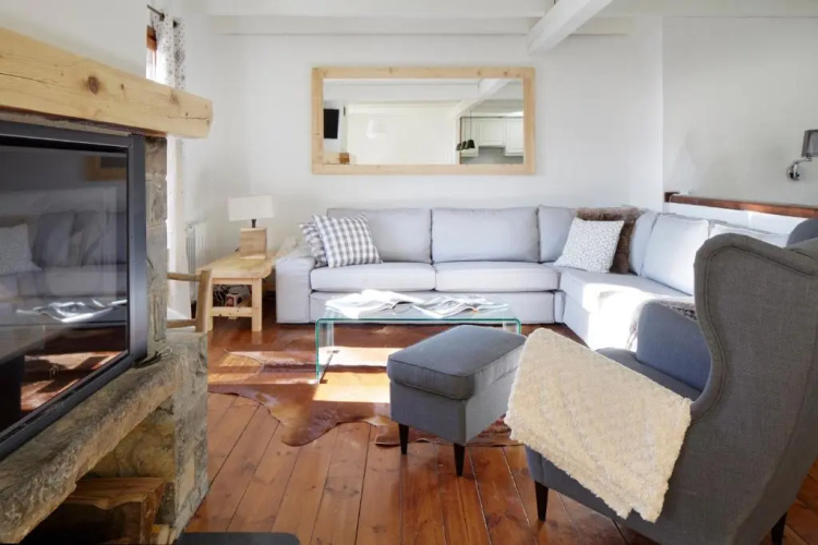 Esquiros by FeelFree Rentals