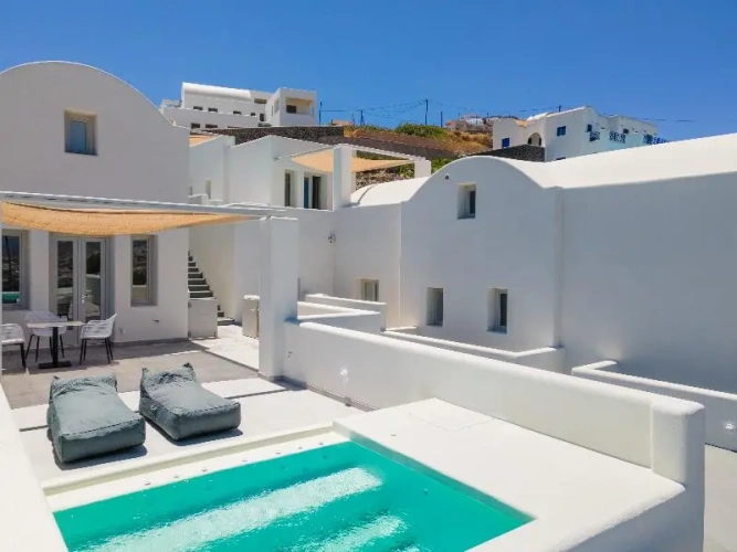 2 Bedrooms Suite with balcony
