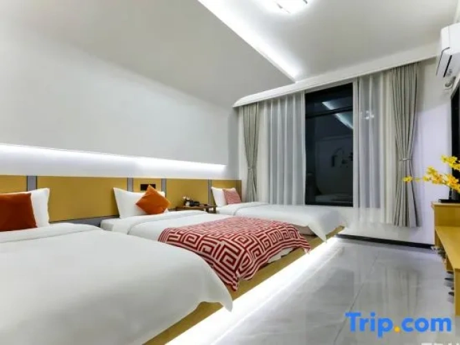 Deluxe Triple room