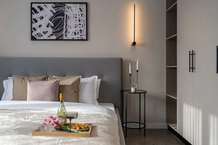 Vibrant & Spacious 3BR Condos on Amzei Square