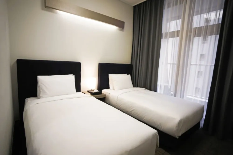 Standard Twin room with city view