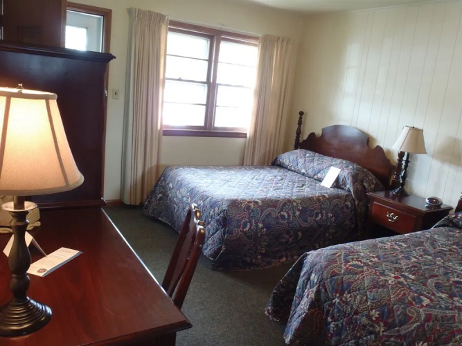 Glass House Inn