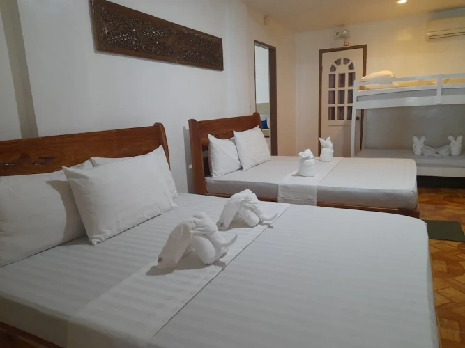 Standard Triple room