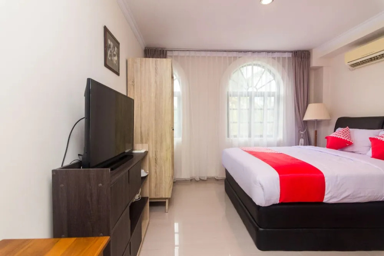 OYO 1771 Zeke Hotel
