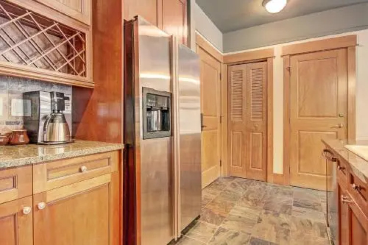 3044 Lone Eagle 2 Bedrooms 2 Bathrooms Condo