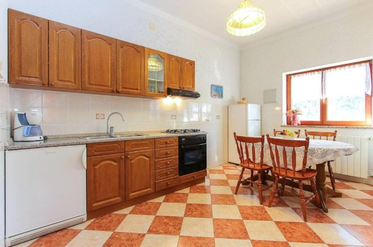 1 Bedroom Basement Apartment
