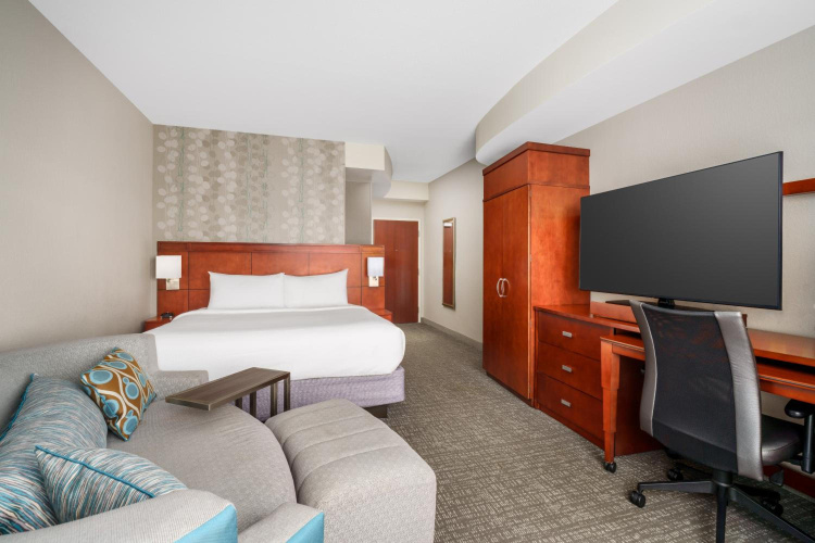 Courtyard By Marriott Stuart