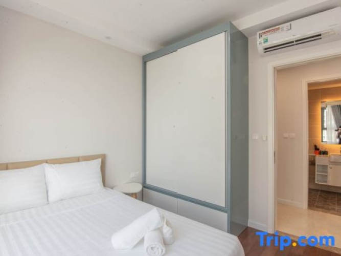 2 Bedrooms Apartment with lake view